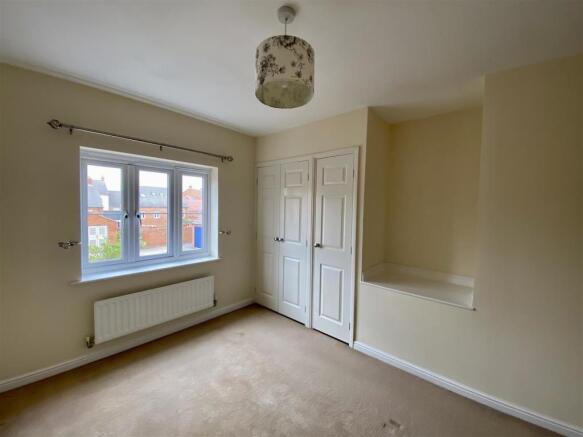 12 Bramble Walk bedroom.jpg