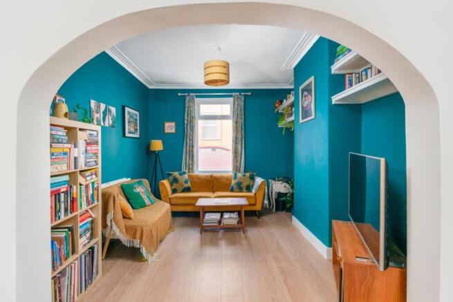 1M3SVP - Living Room E.jpg