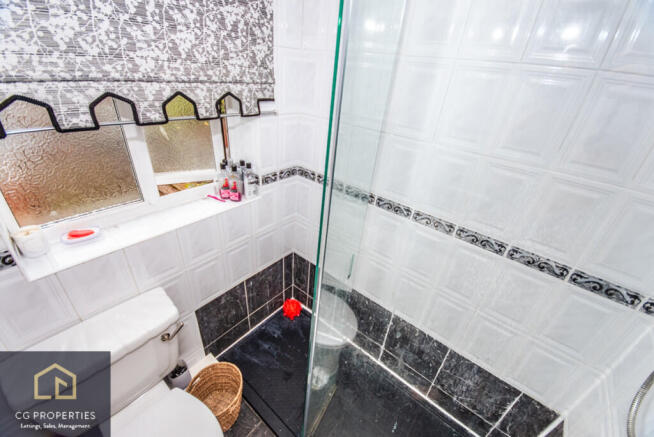 3 bed Semi-Detached for sale Image 8