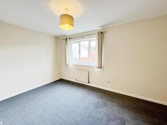 Bedroom 1.jpg