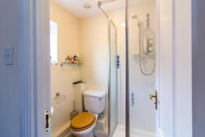 ensuite.jpg