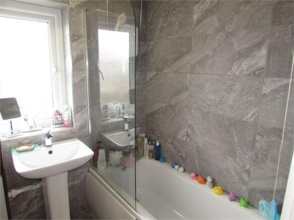 3 bed Terraced for sale Image 9