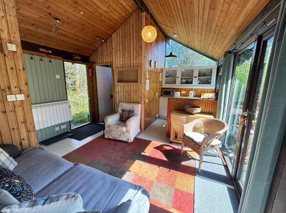 Strae Cabin, 44 Loch Aweside Chalet Park, Dalavich, PA35 1HS photo 5