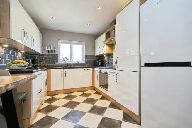 2 bed Apartment for sale Image 8