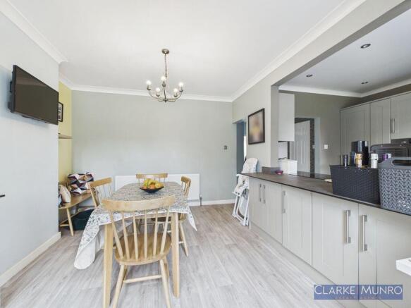 3 bed Semi-Detached for sale Image 3