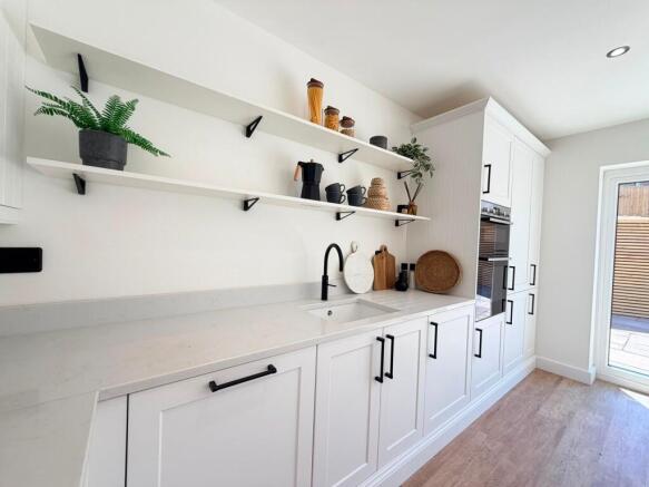 4 bed Detached for sale Image 6