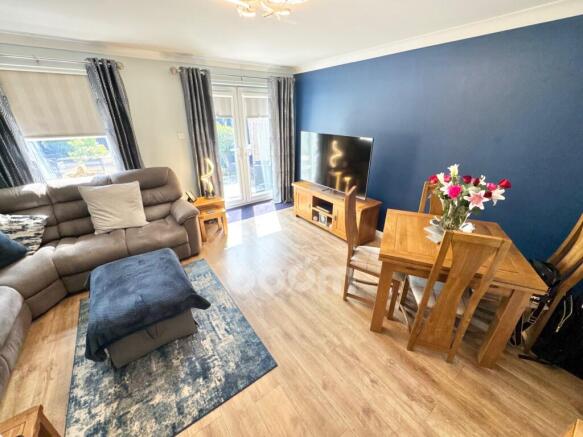 Kirkfield Gardens, Renfrew lounge