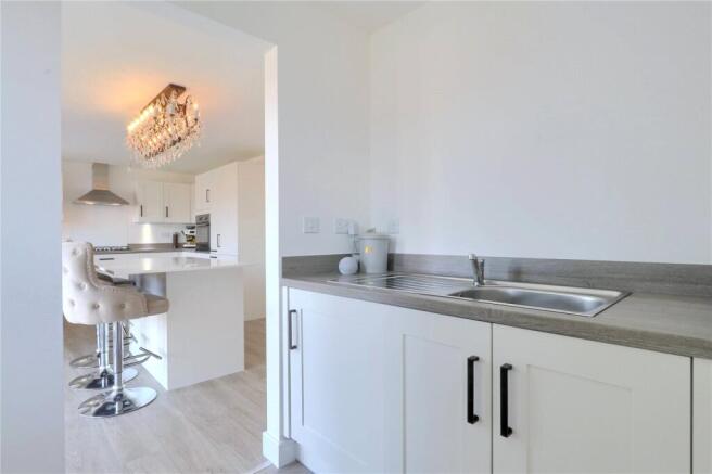 4 bed Detached for sale Image 12