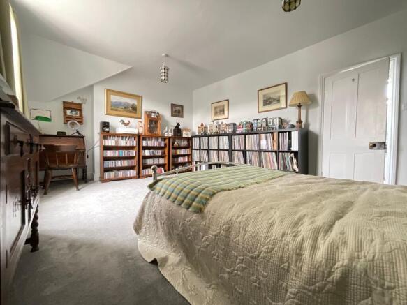 4 bed Terraced for sale Image 12
