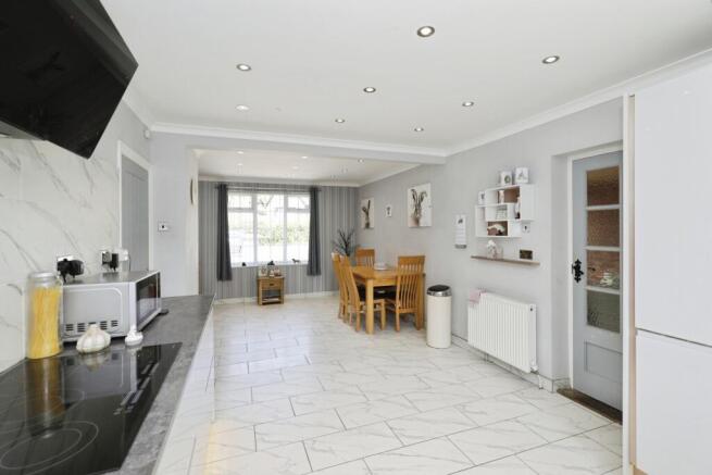 3 bed Detached Bungalow for sale Image 4
