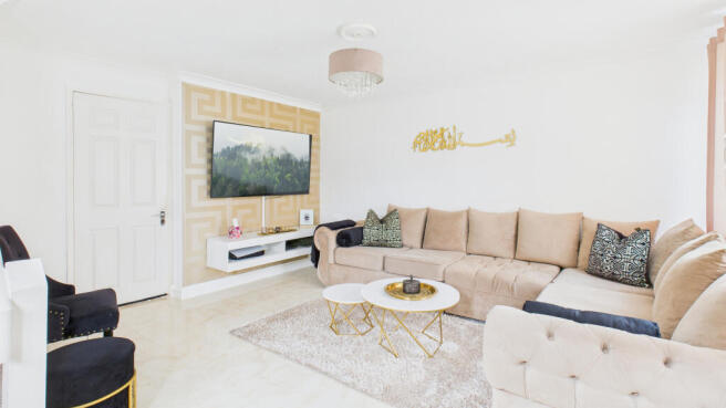 CAM04968G0-PR0091-STILL003