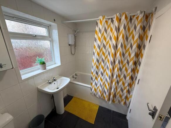 1 bed House Share to rent Image 5