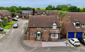 47, Hunters Way, Huntingdon PE28 0JF