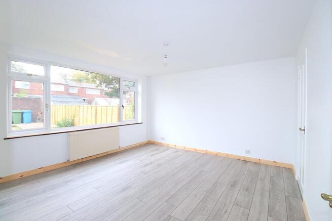 Bracklesham Close, Farnborough, GU14 photo 3