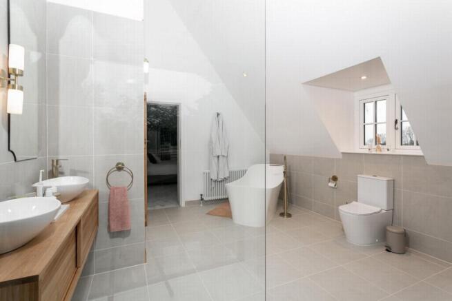 En-Suite Bathroom