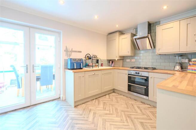 3 bed Semi-Detached for sale Image 11