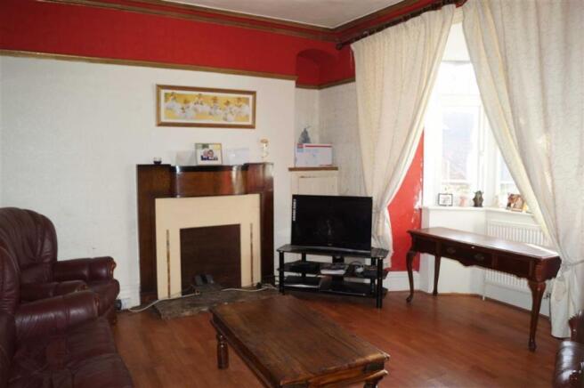 FRONT LOUNGE