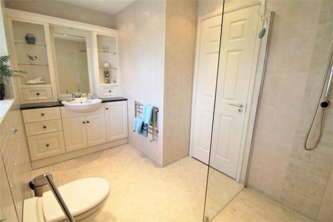 EN-SUITE TO MASTER BEDROOM