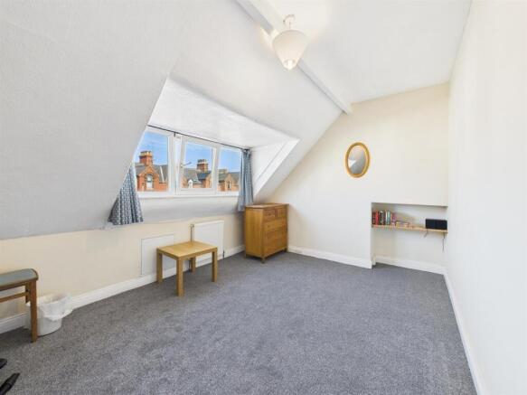 5 bed Terraced for sale Image 8