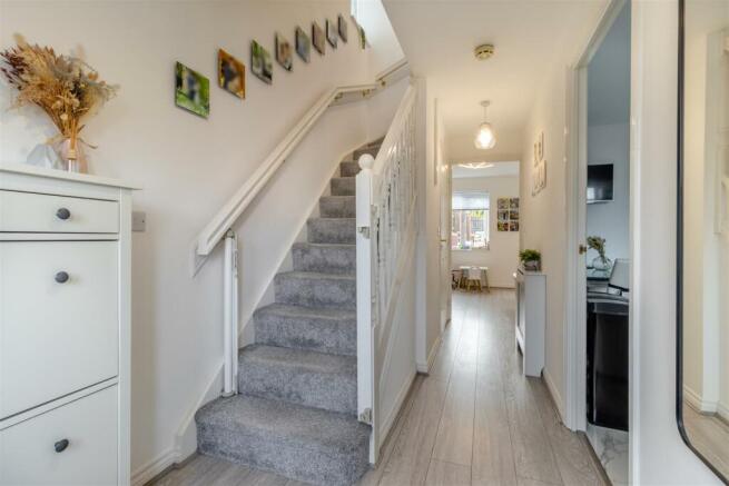 8586346-interior03.jpg