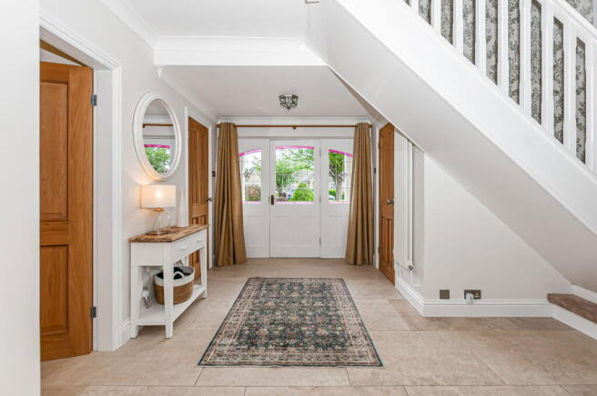 4 bed Detached for sale Image 8