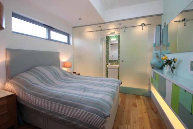 Q50BED1.jpg