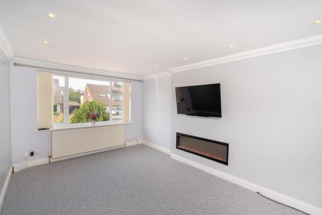 3 bed Semi-Detached for sale Image 4