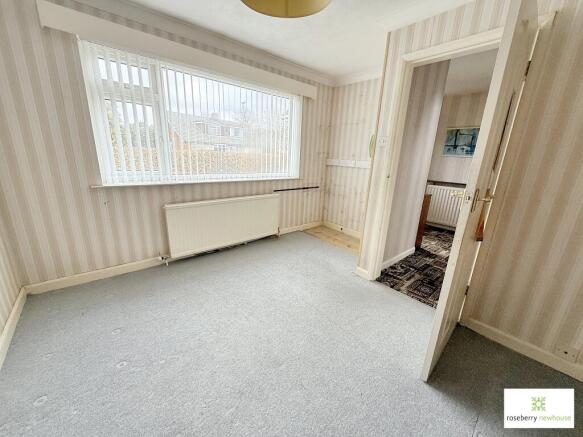 4 bed Bungalow for sale Image 9