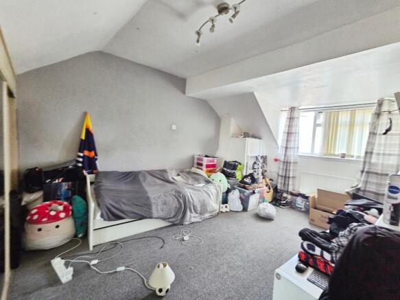 3 bed Terraced for sale Image 10
