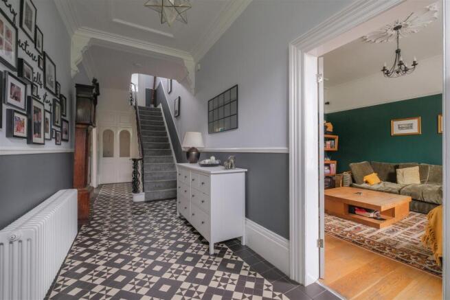 5 bed Terraced for sale Image 5