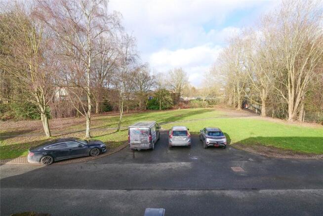 2 bed End of Terrace to rent Image 12