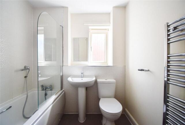 3 bed Semi-Detached to rent Image 6