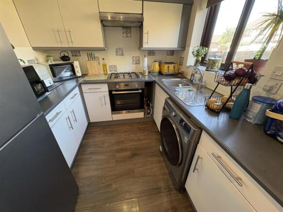 2 bed House for sale Image 4