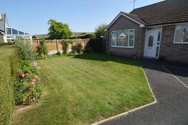 FRONT GARDEN