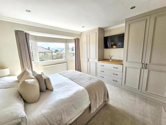 3 bed Semi-Detached for sale Image 11