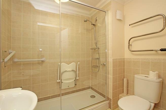SMALL - 32SRL - Shower room.jpg