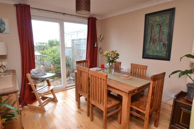 LIVING/DINING ROOM