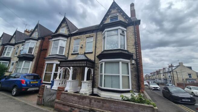 2 bed Apartment to rent Image 10