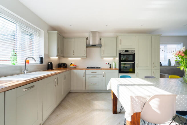 Kitchen / Dining Room