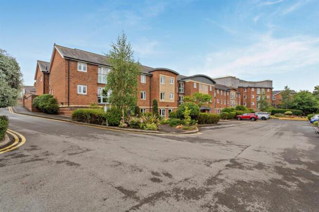 2 bed Apartment for sale Image 11