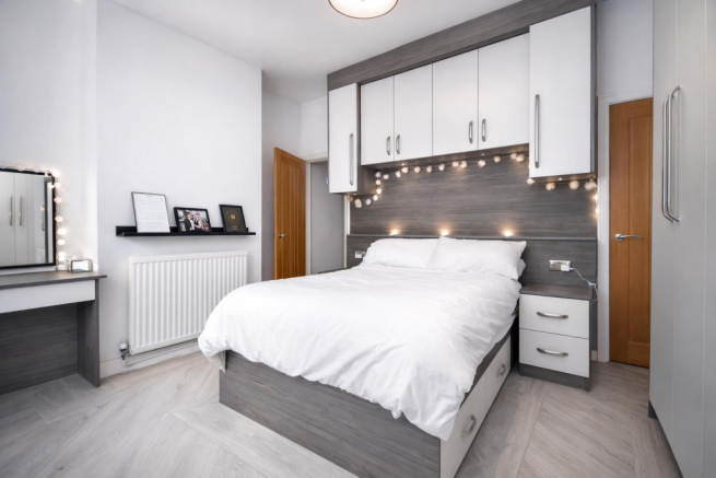 2 bed Terraced for sale Image 5