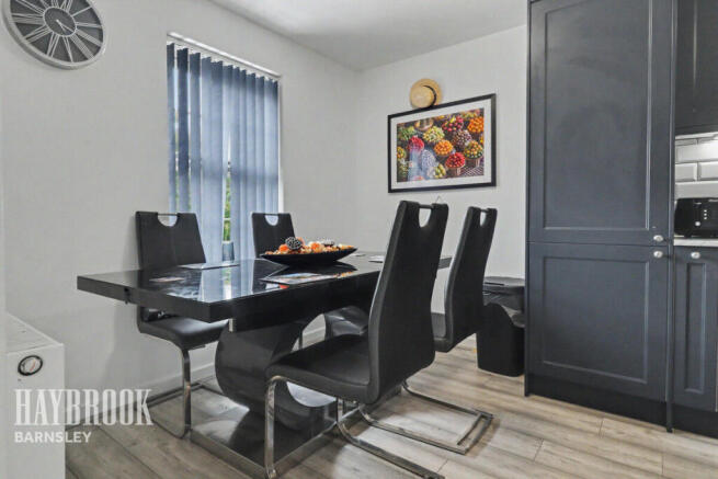 3 bed Town House for sale Image 10
