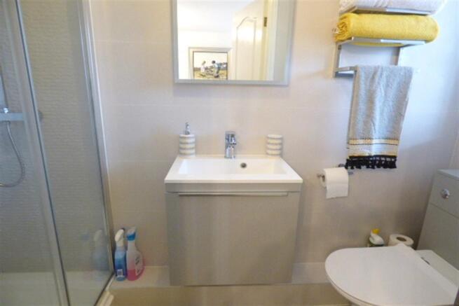 Bed 1 en suite