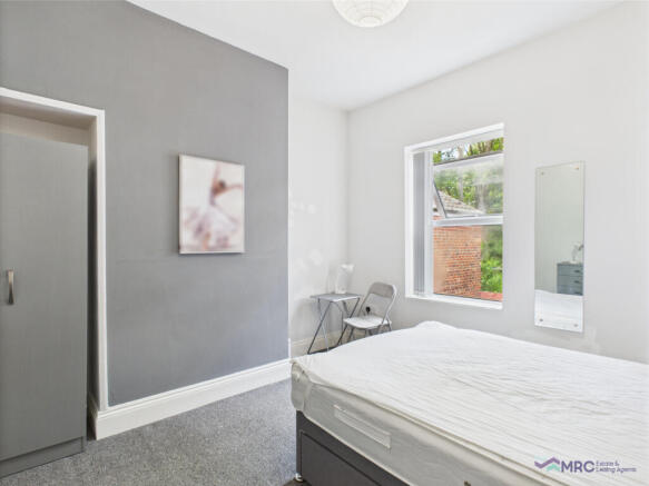 Modern Furnished Room to Let