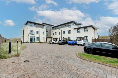 Clifton Drive North, Lytham St. Annes, FY8