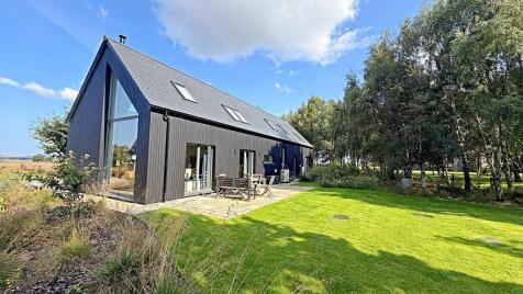 Fearna 1a Fairway Heights, Kinloss, IV36 2UJ