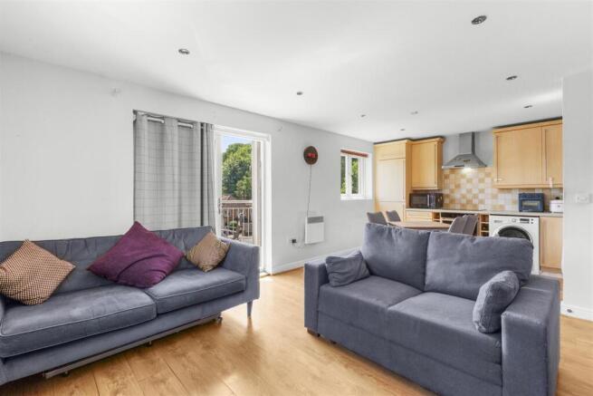 22 The Cedars, Cedar Ave, HP15 7DL-8.jpg