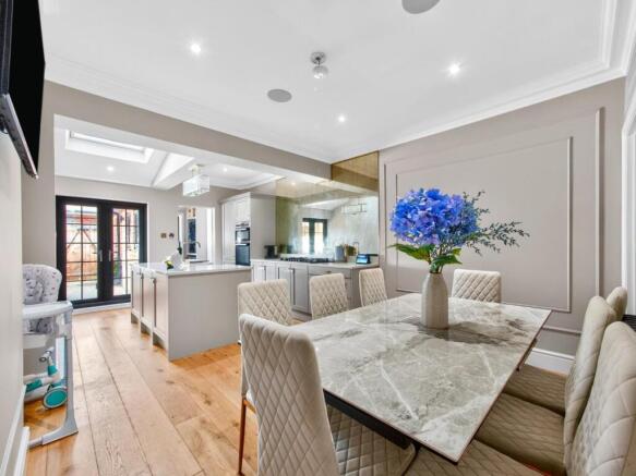 2 bed Terraced for sale Image 2