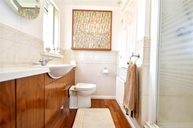 4 bed Detached for sale Image 12