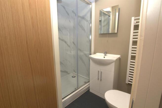 flat 10 ensuite .jpg